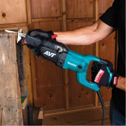 Scie sabre Makita 1510W