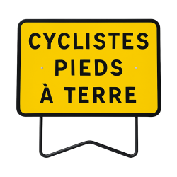 Panneau KC1 "Cyclistes pieds à terre", classe CT1